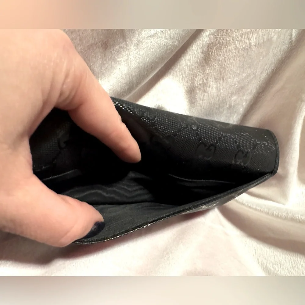 Gucci Black Guccissima Wallet – Authentic Timeless Design, Great Condition - Picture 11 of 16
